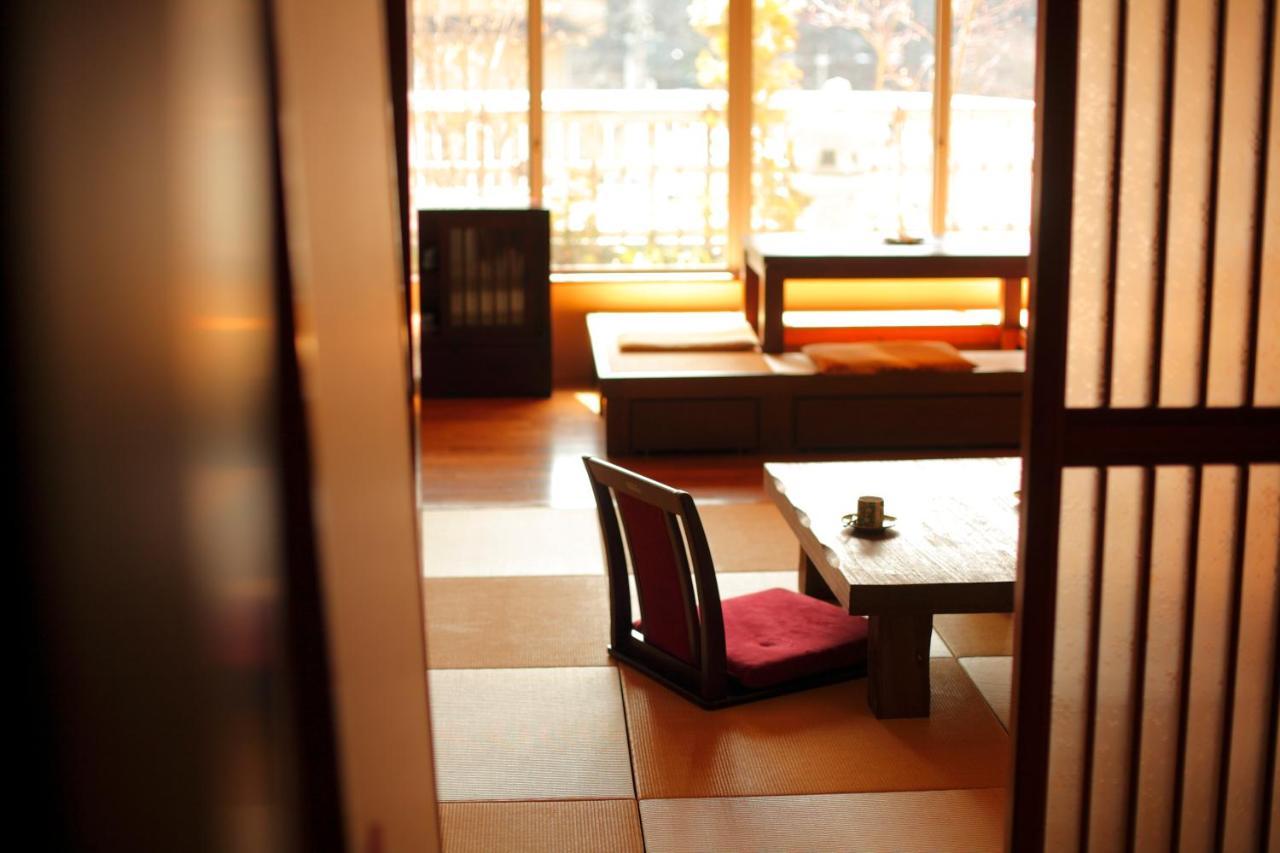 Sakaeya Hotel Yamanouchi  Bagian luar foto