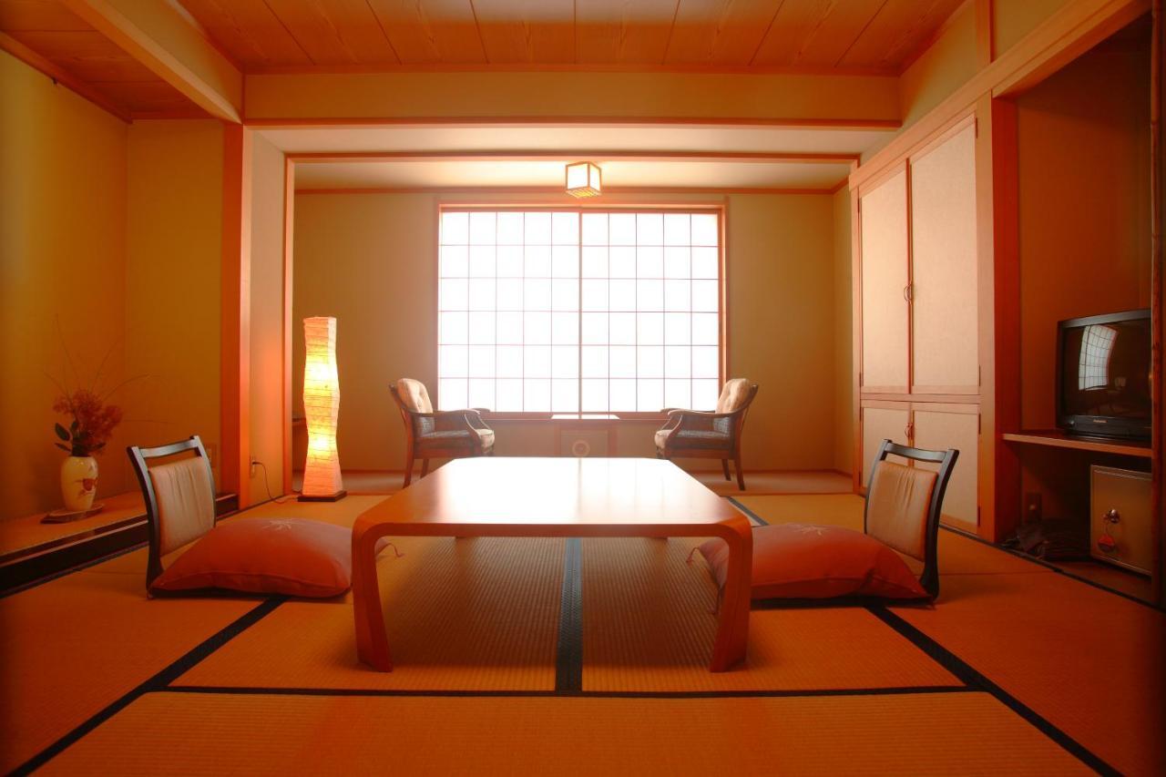 Sakaeya Hotel Yamanouchi  Bagian luar foto