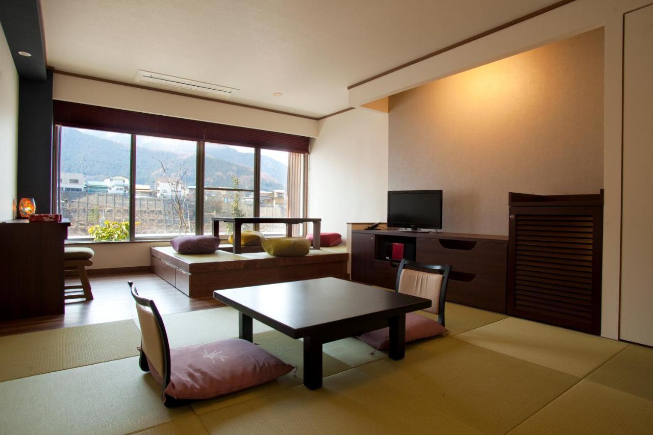 Sakaeya Hotel Yamanouchi  Bagian luar foto
